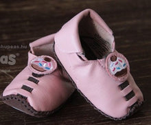Load image into Gallery viewer, ON SALE - Shupeas Expandable Shoes (4sizes in 1 shoe)